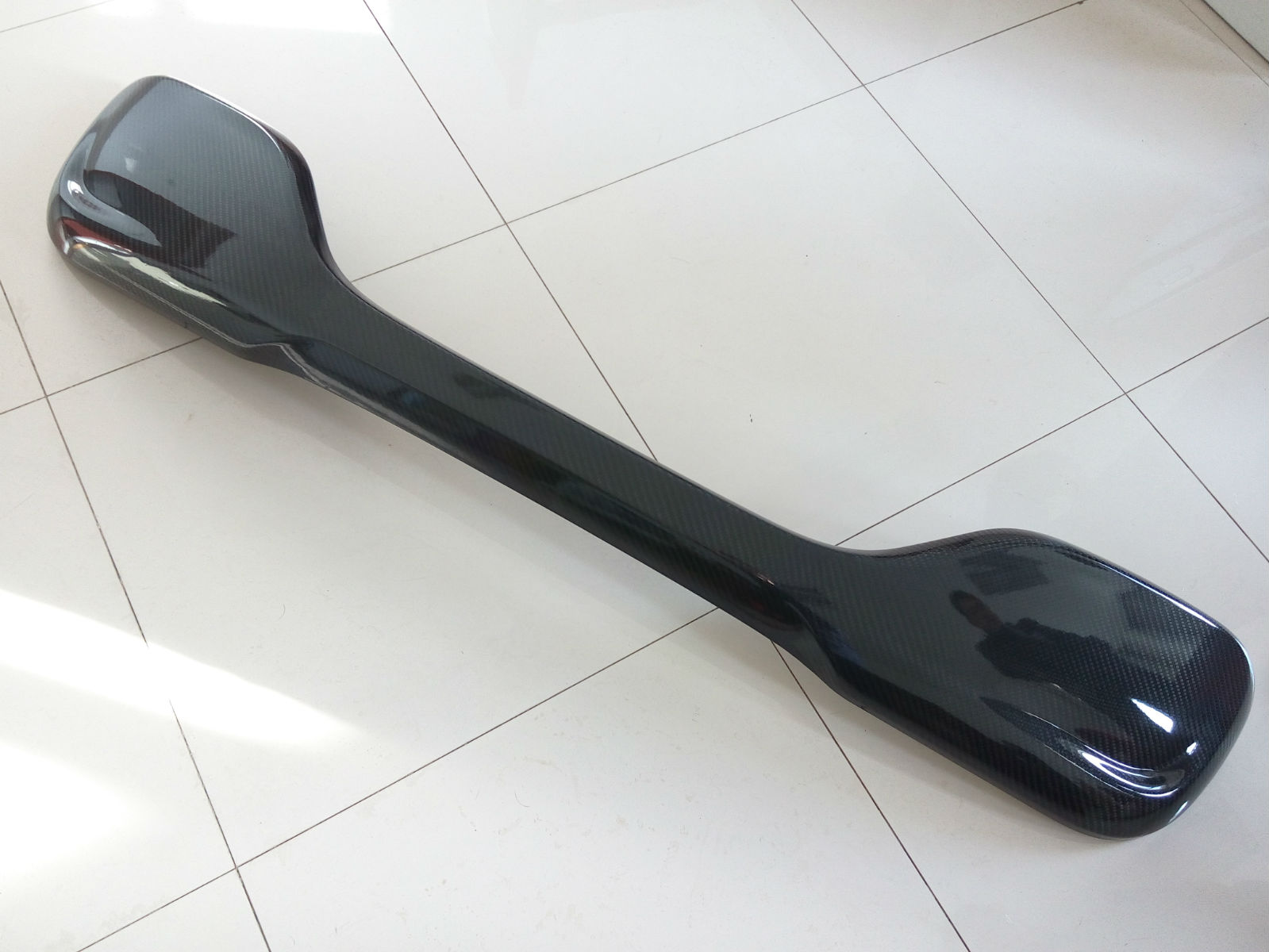 碳纖維汽車保險(xiǎn)桿 碳纖維汽車保險(xiǎn)桿